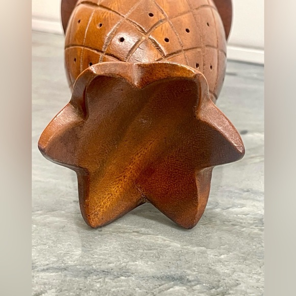 BYG Decorative Pineapple Figurines & Brass Trivets - Picture 3 of 12